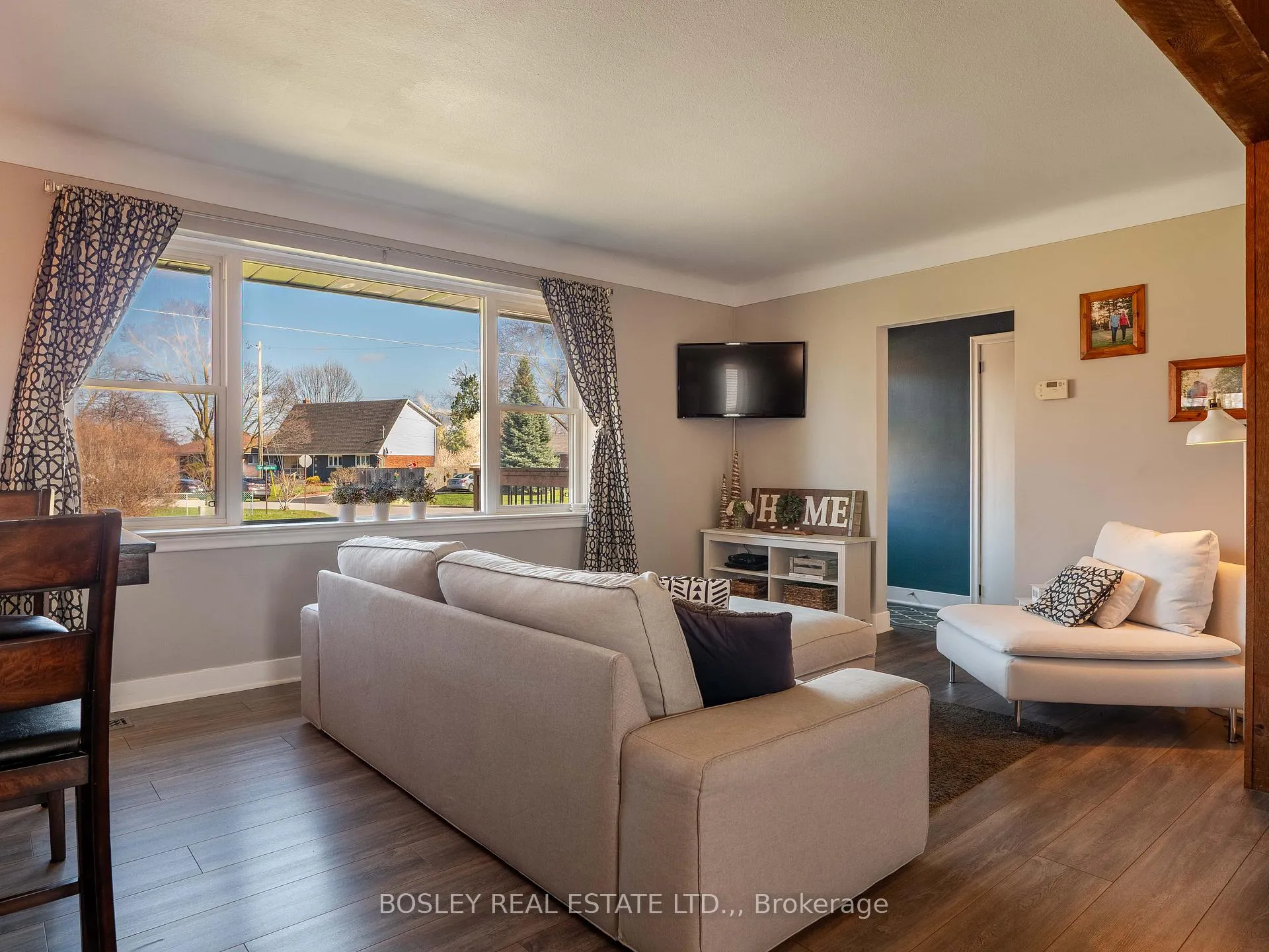 Photo 7 of 423 Grantham Avenue, St. Catharines, Vine/Linwell — HOMEH
