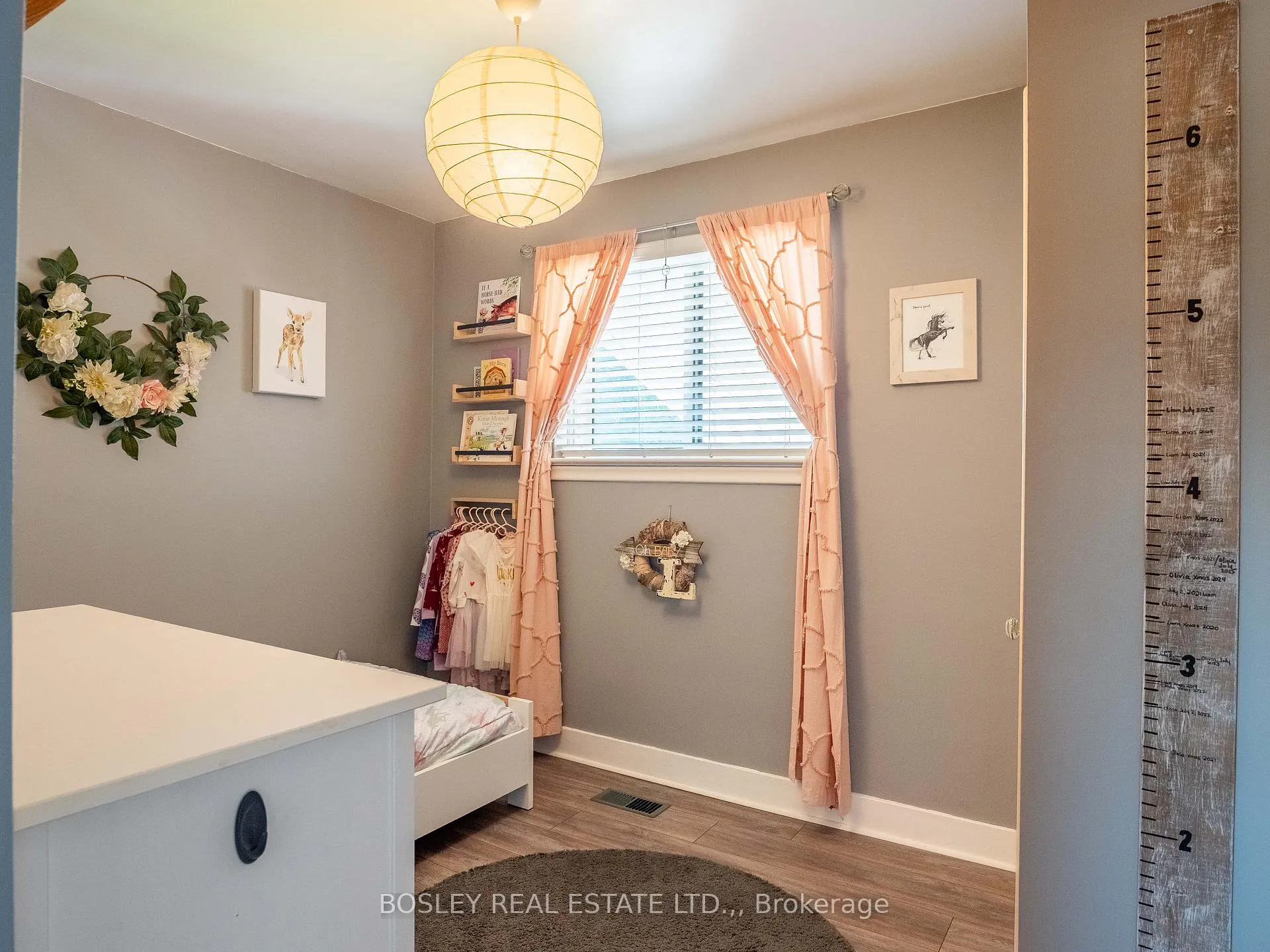 Photo 14 of 423 Grantham Avenue, St. Catharines, Vine/Linwell — HOMEH