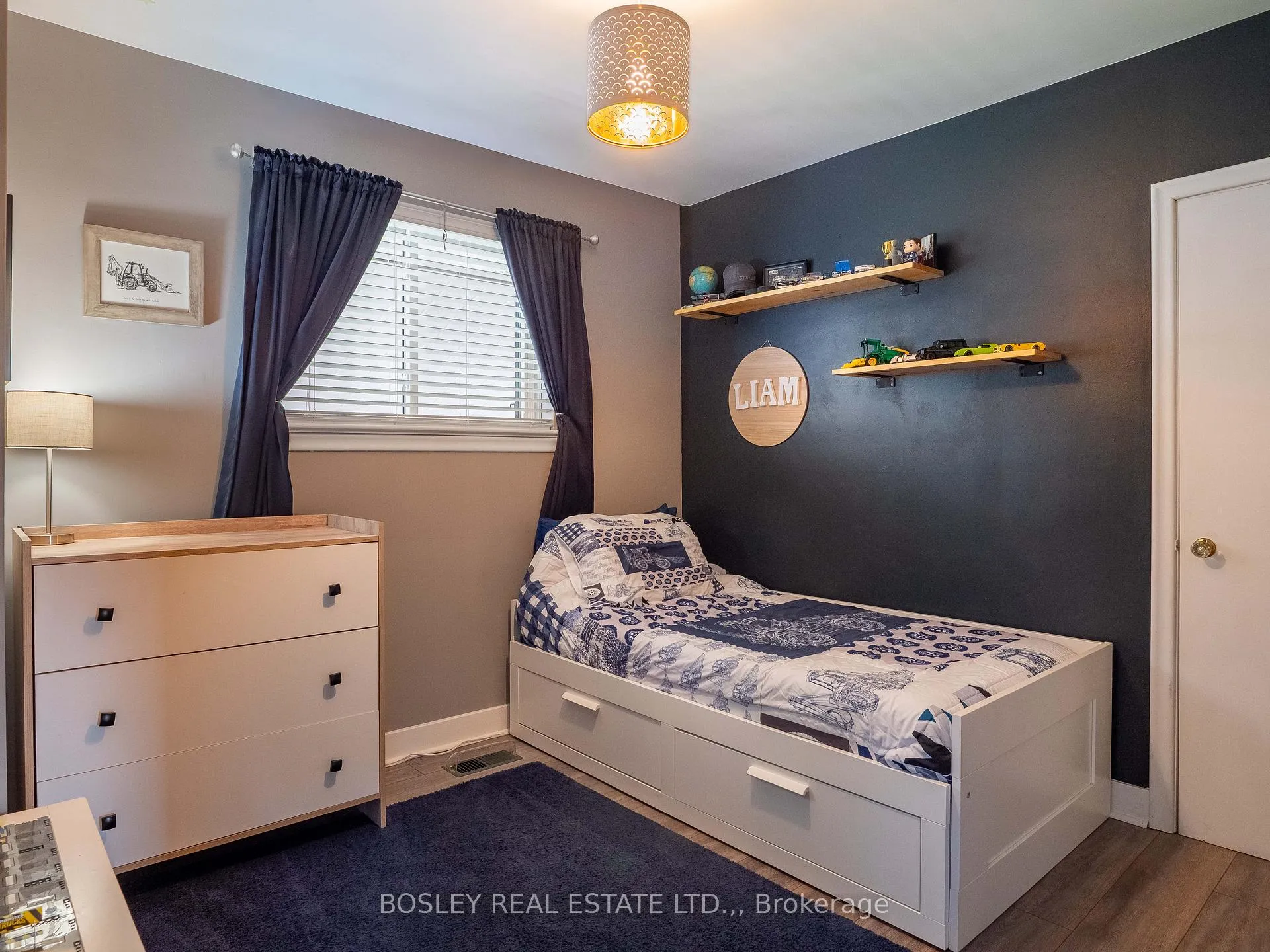 Photo 16 of 423 Grantham Avenue, St. Catharines, Vine/Linwell — HOMEH