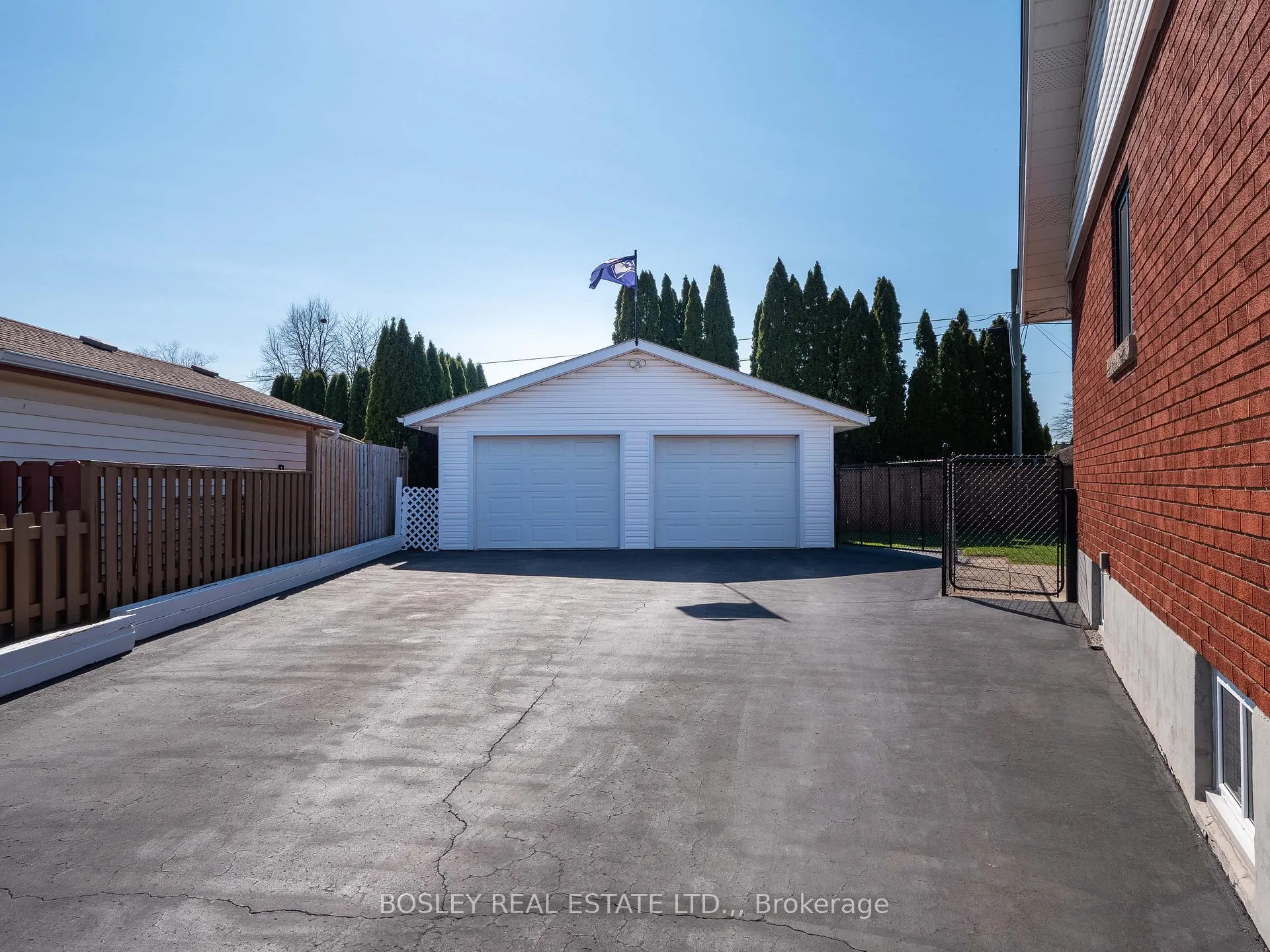 Photo 31 of 423 Grantham Avenue, St. Catharines, Vine/Linwell — HOMEH