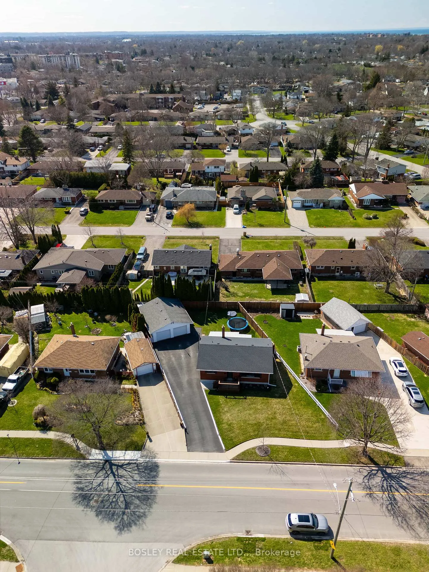Photo 34 of 423 Grantham Avenue, St. Catharines, Vine/Linwell — HOMEH