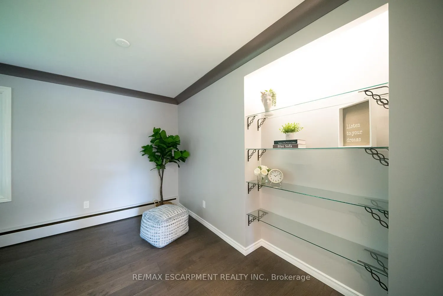 Photo 7 of 445 Powerline Road, Brantford — HOMEH