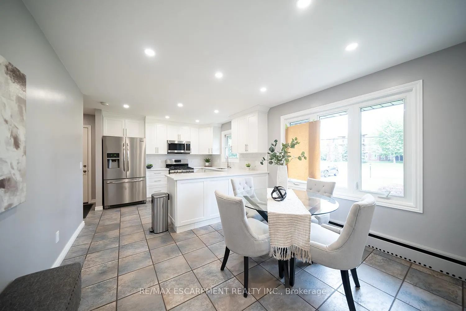 Photo 10 of 445 Powerline Road, Brantford — HOMEH