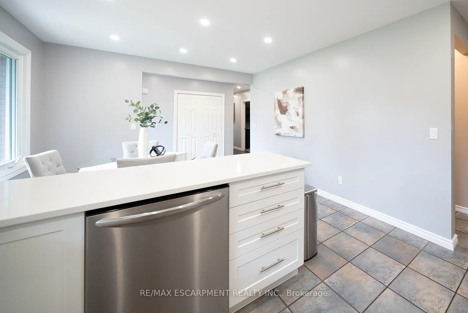 Photo 13 of 445 Powerline Road, Brantford — HOMEH