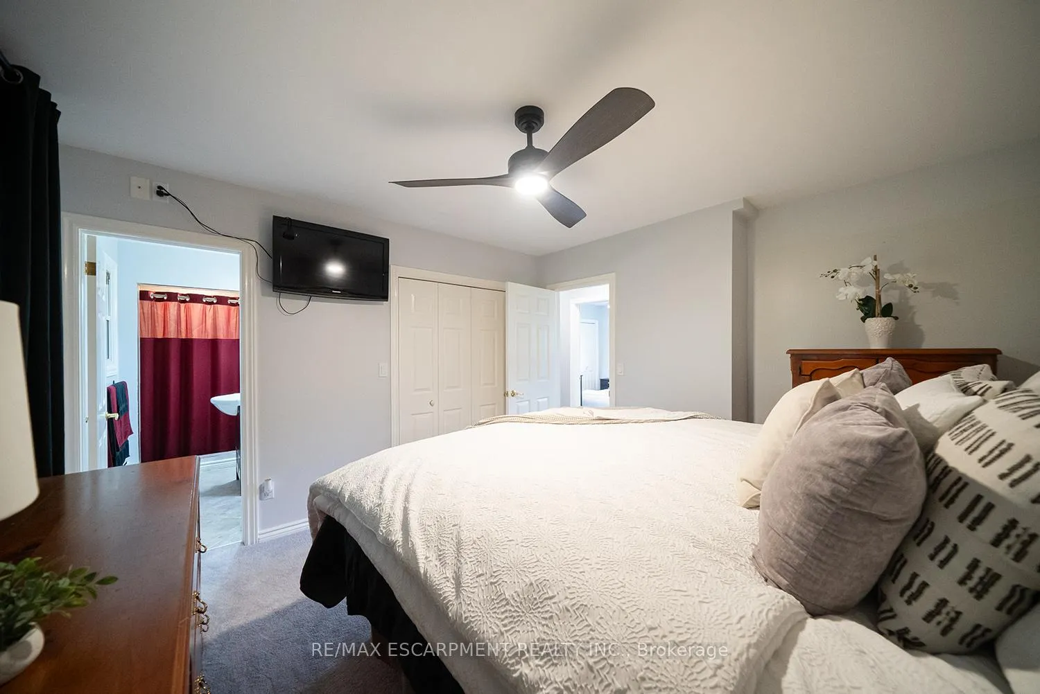 Photo 18 of 445 Powerline Road, Brantford — HOMEH