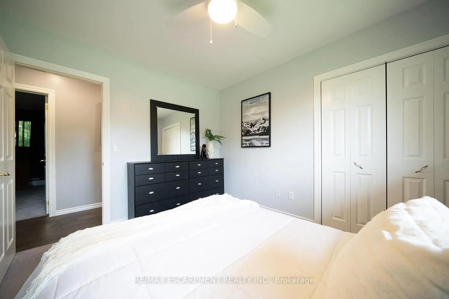 Photo 21 of 445 Powerline Road, Brantford — HOMEH