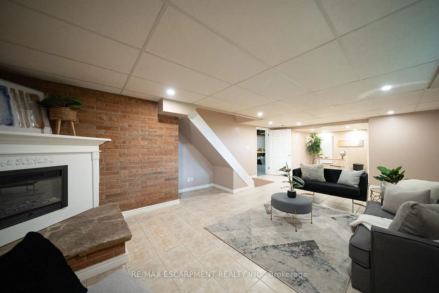 Photo 25 of 445 Powerline Road, Brantford — HOMEH