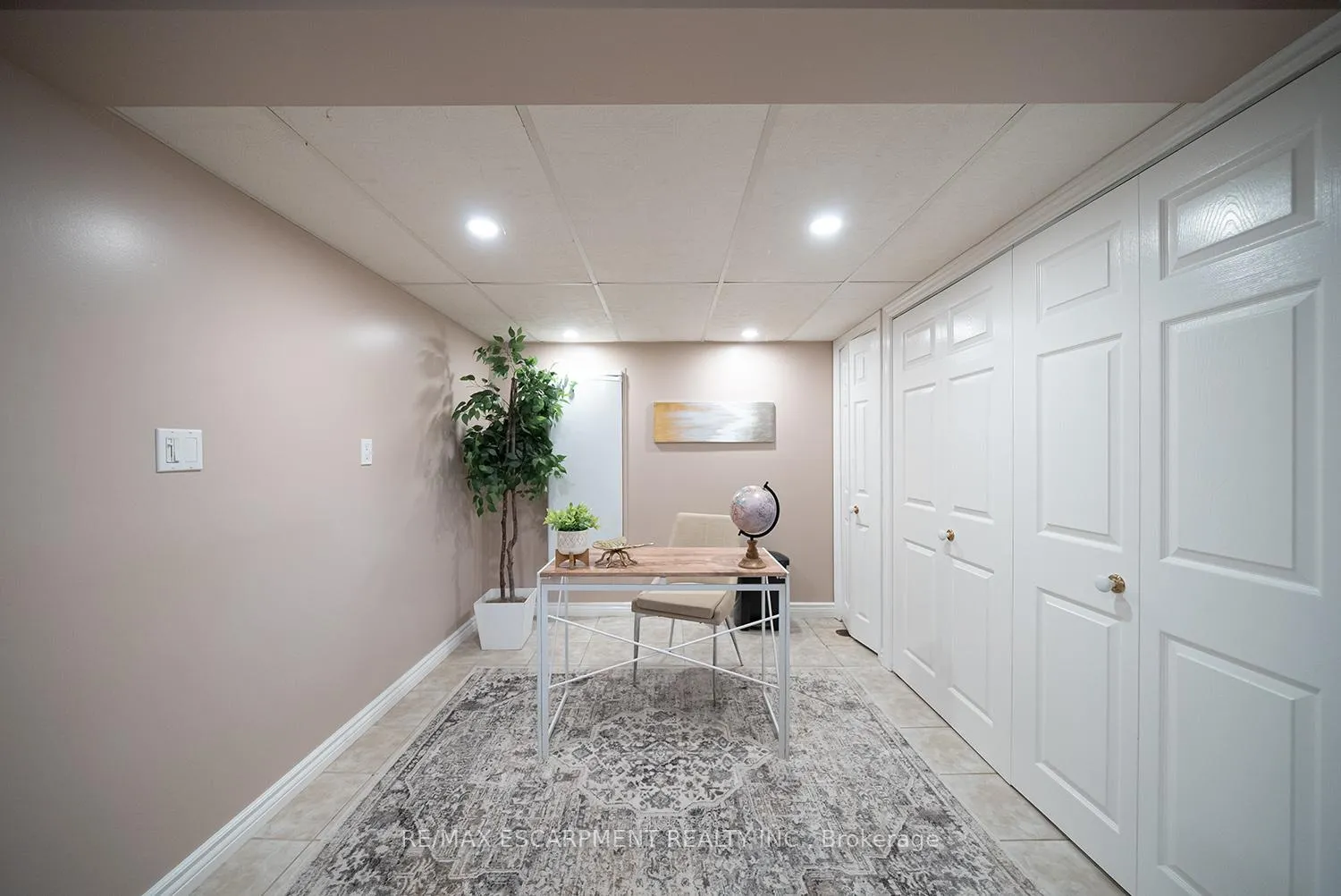 Photo 26 of 445 Powerline Road, Brantford — HOMEH