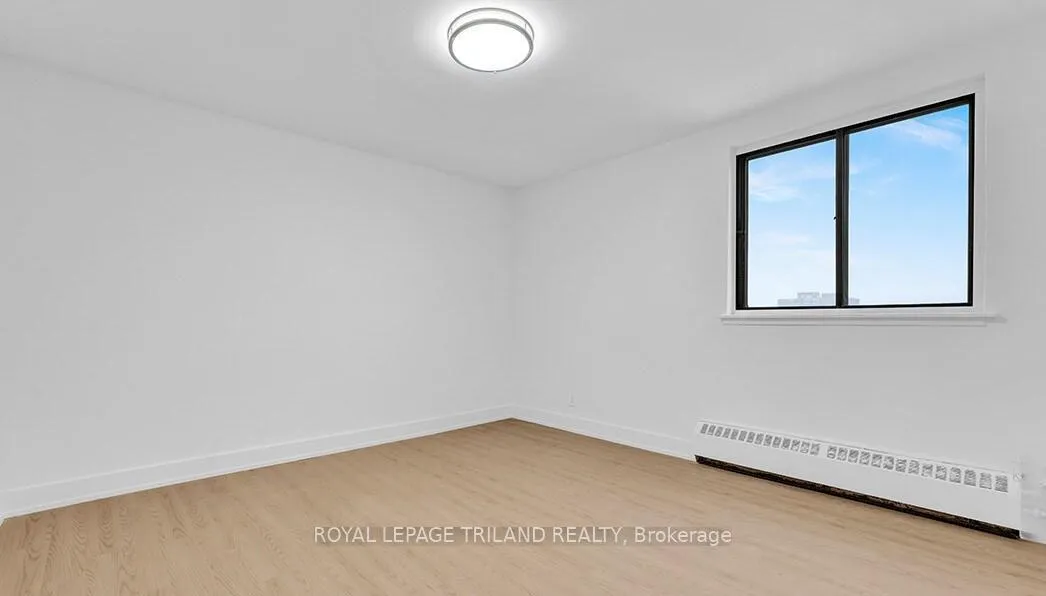 Photo 3 of Unit 402, 671 Woolwich Street, Guelph, Riverside Park — HOMEH