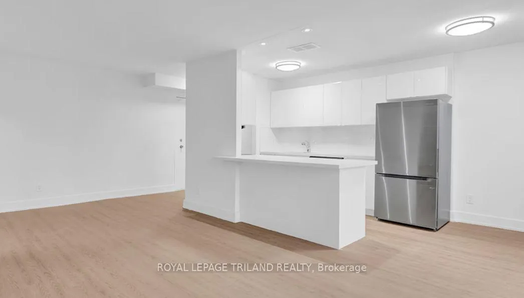 Photo 6 of Unit 402, 671 Woolwich Street, Guelph, Riverside Park — HOMEH