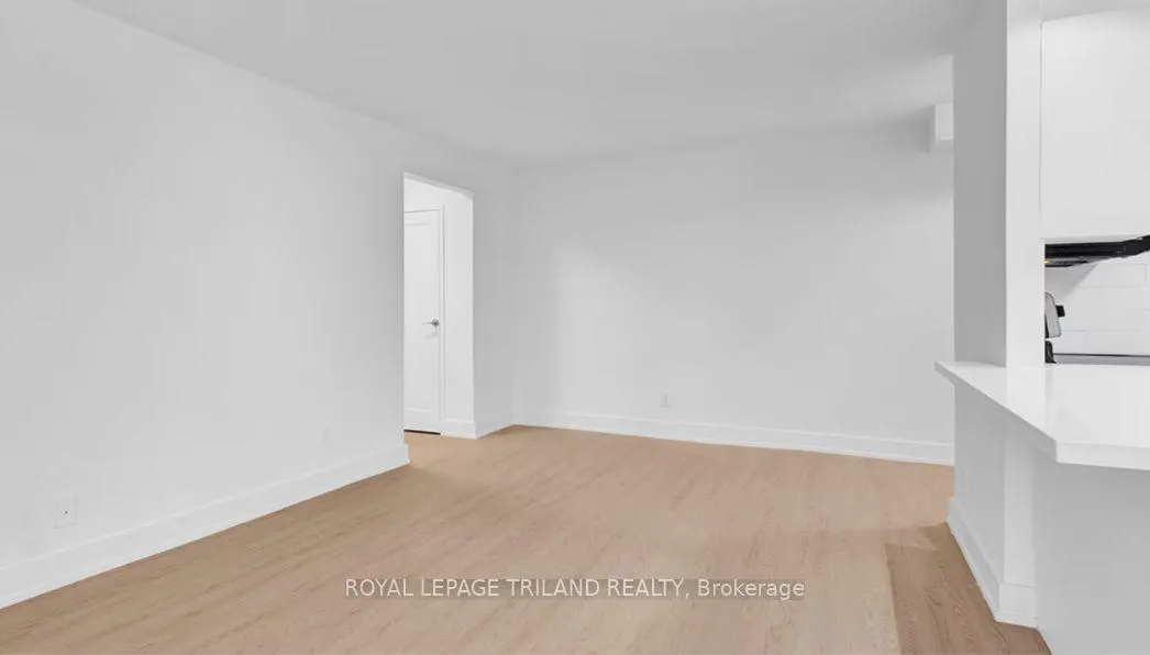 Photo 8 of Unit 402, 671 Woolwich Street, Guelph, Riverside Park — HOMEH