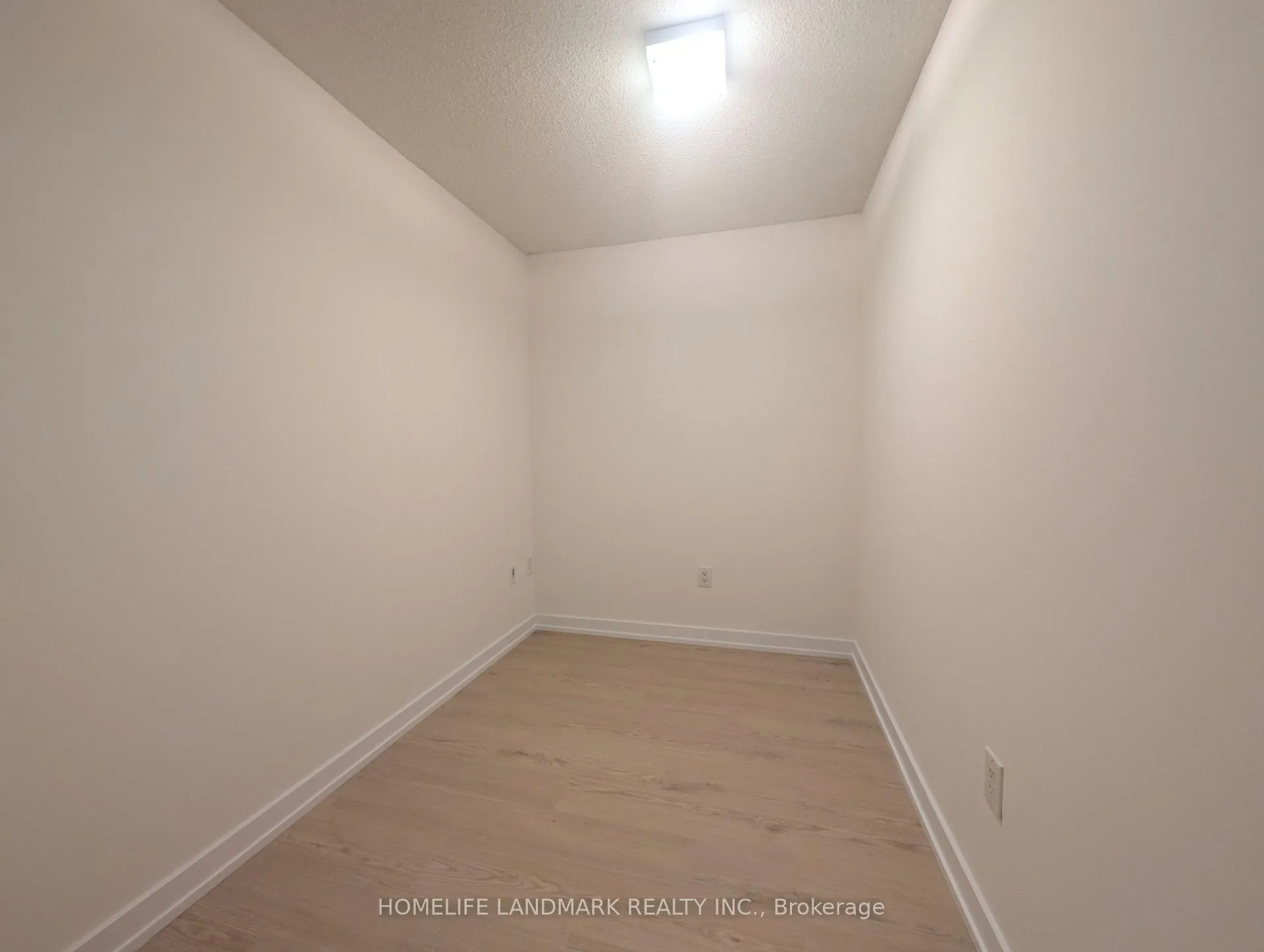 Photo 8 of Unit 931, 15 Iceboat Terrace, Toronto, Waterfront Communities — HOMEH