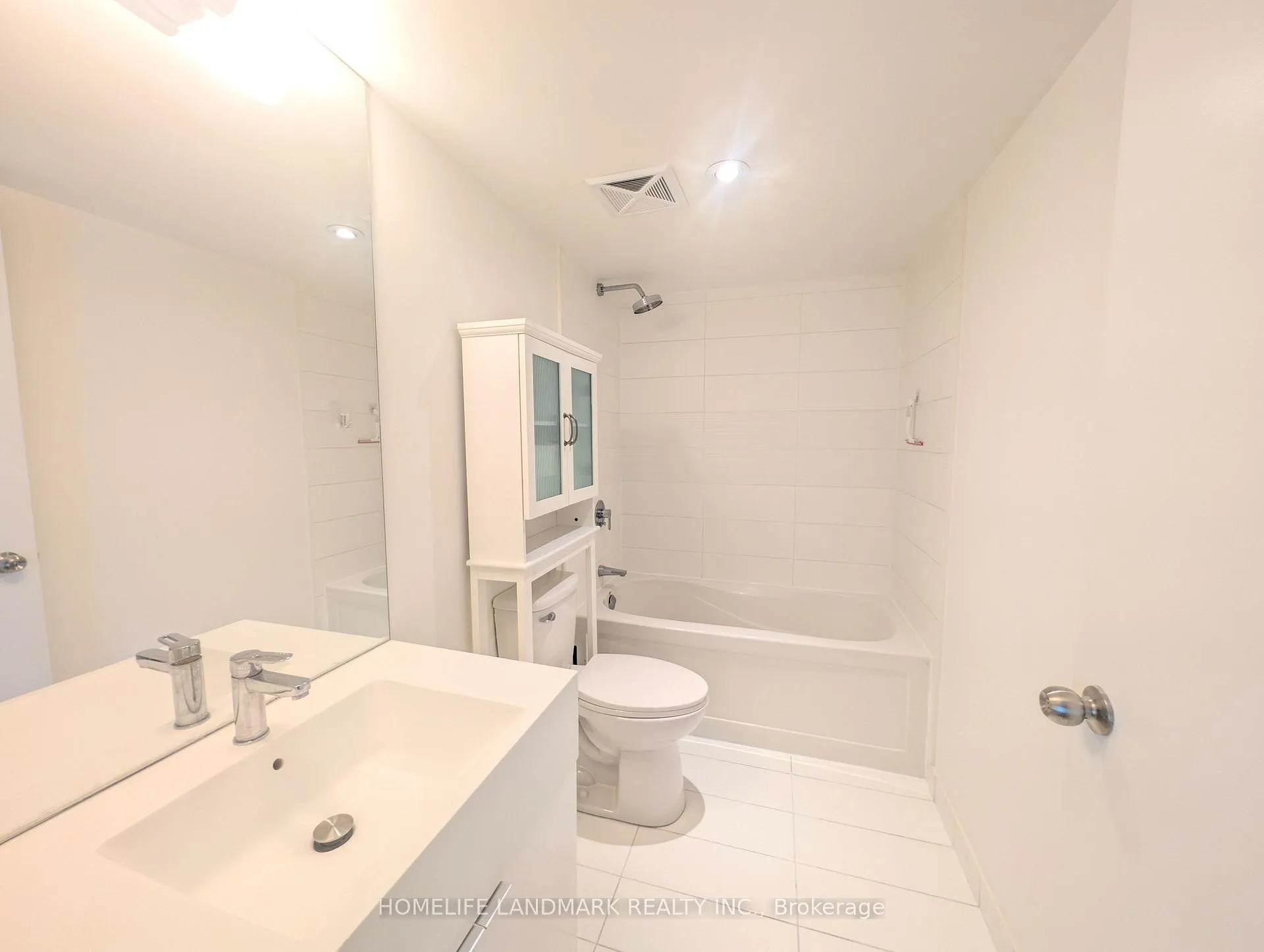 Photo 9 of Unit 931, 15 Iceboat Terrace, Toronto, Waterfront Communities — HOMEH