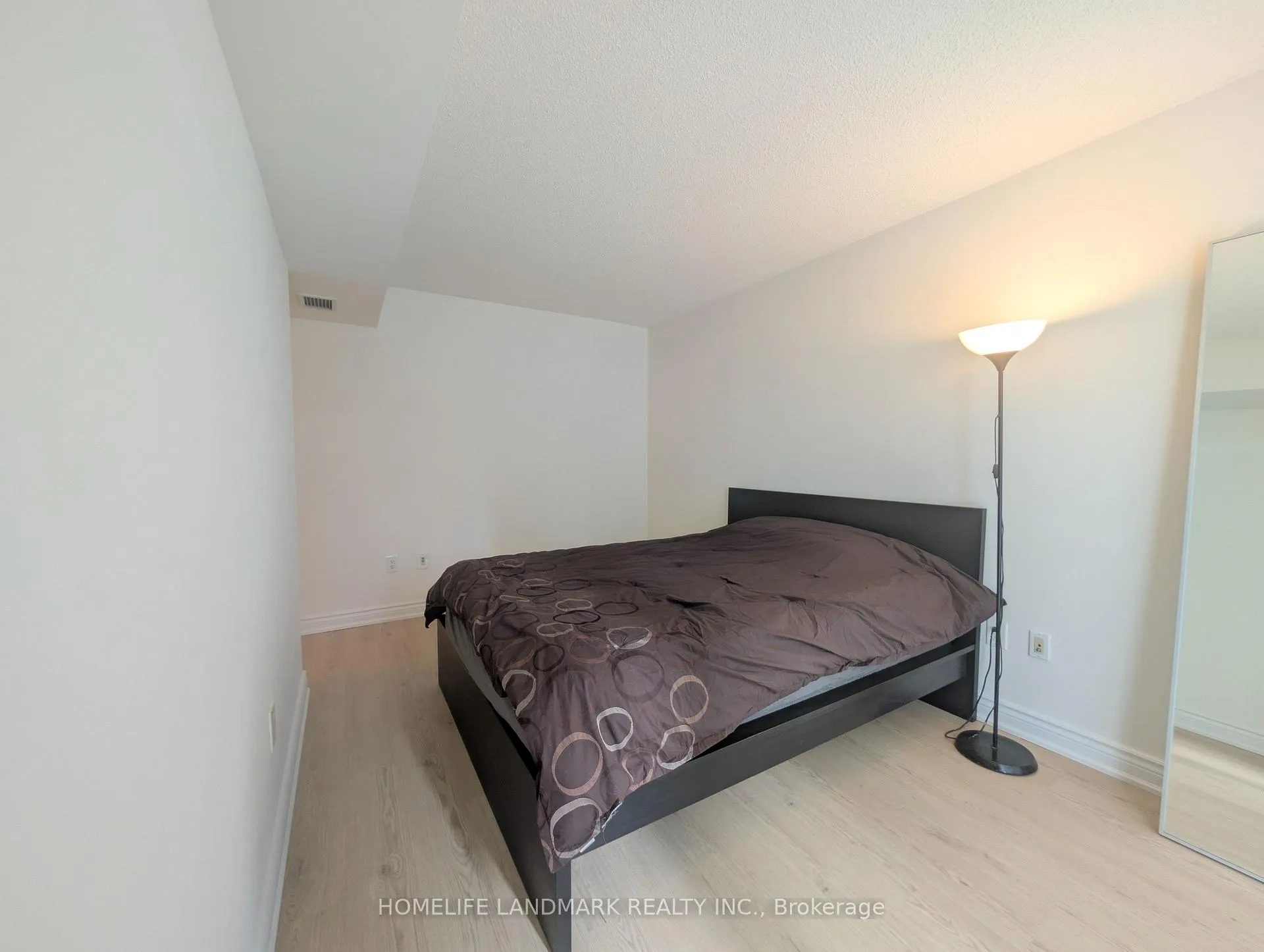 Photo 10 of Unit 931, 15 Iceboat Terrace, Toronto, Waterfront Communities — HOMEH
