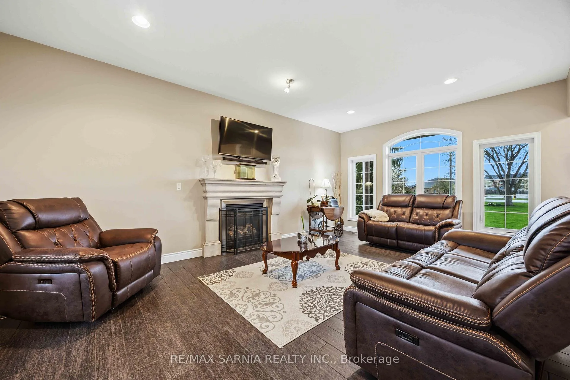 Photo 4 of 589 St Clair Parkway, St. Clair — HOMEH
