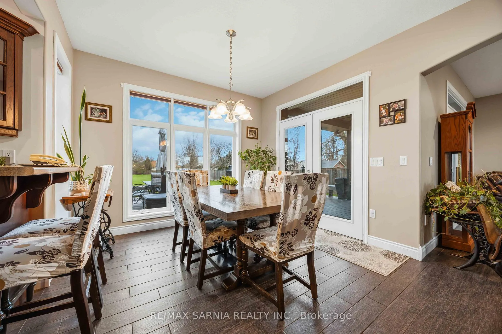Photo 6 of 589 St Clair Parkway, St. Clair — HOMEH