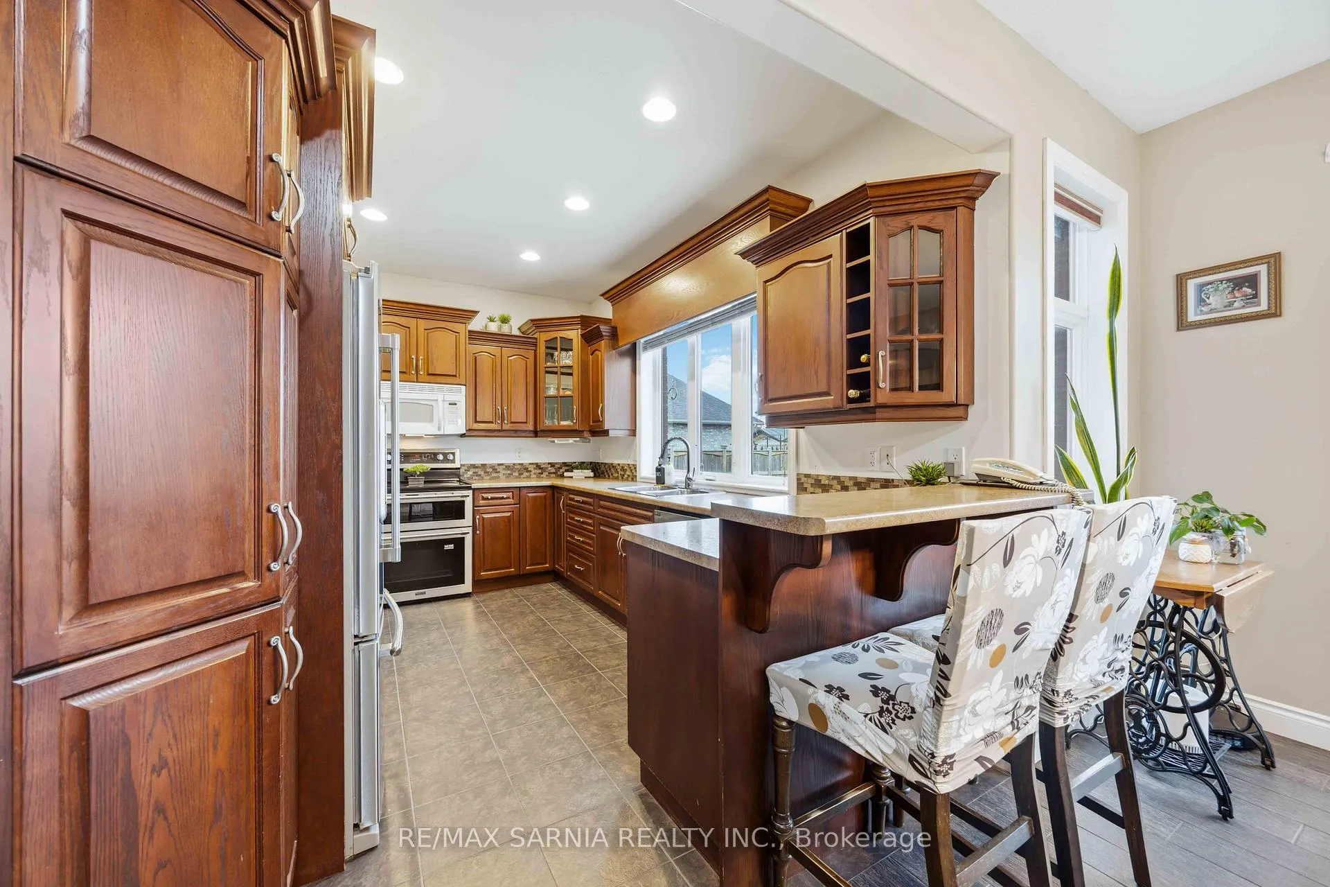 Photo 7 of 589 St Clair Parkway, St. Clair — HOMEH
