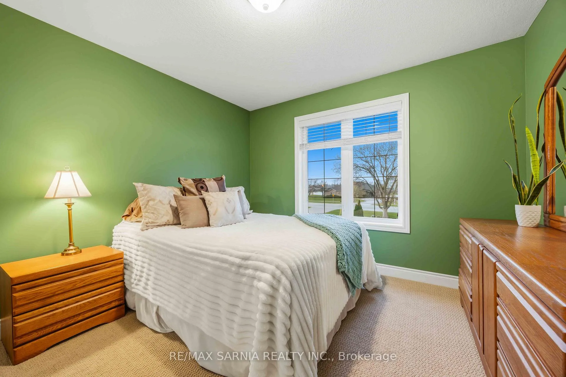 Photo 14 of 589 St Clair Parkway, St. Clair — HOMEH