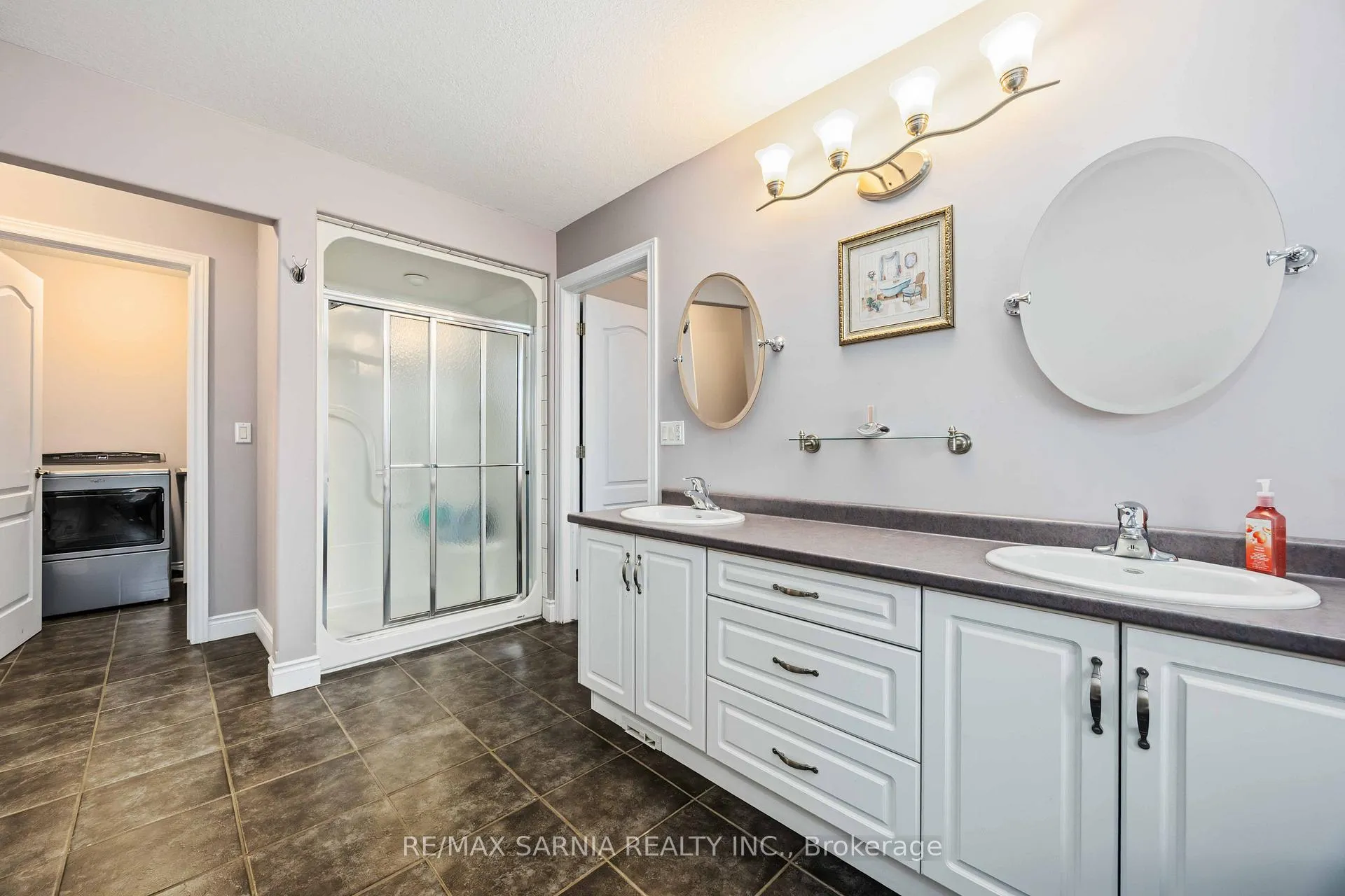 Photo 18 of 589 St Clair Parkway, St. Clair — HOMEH