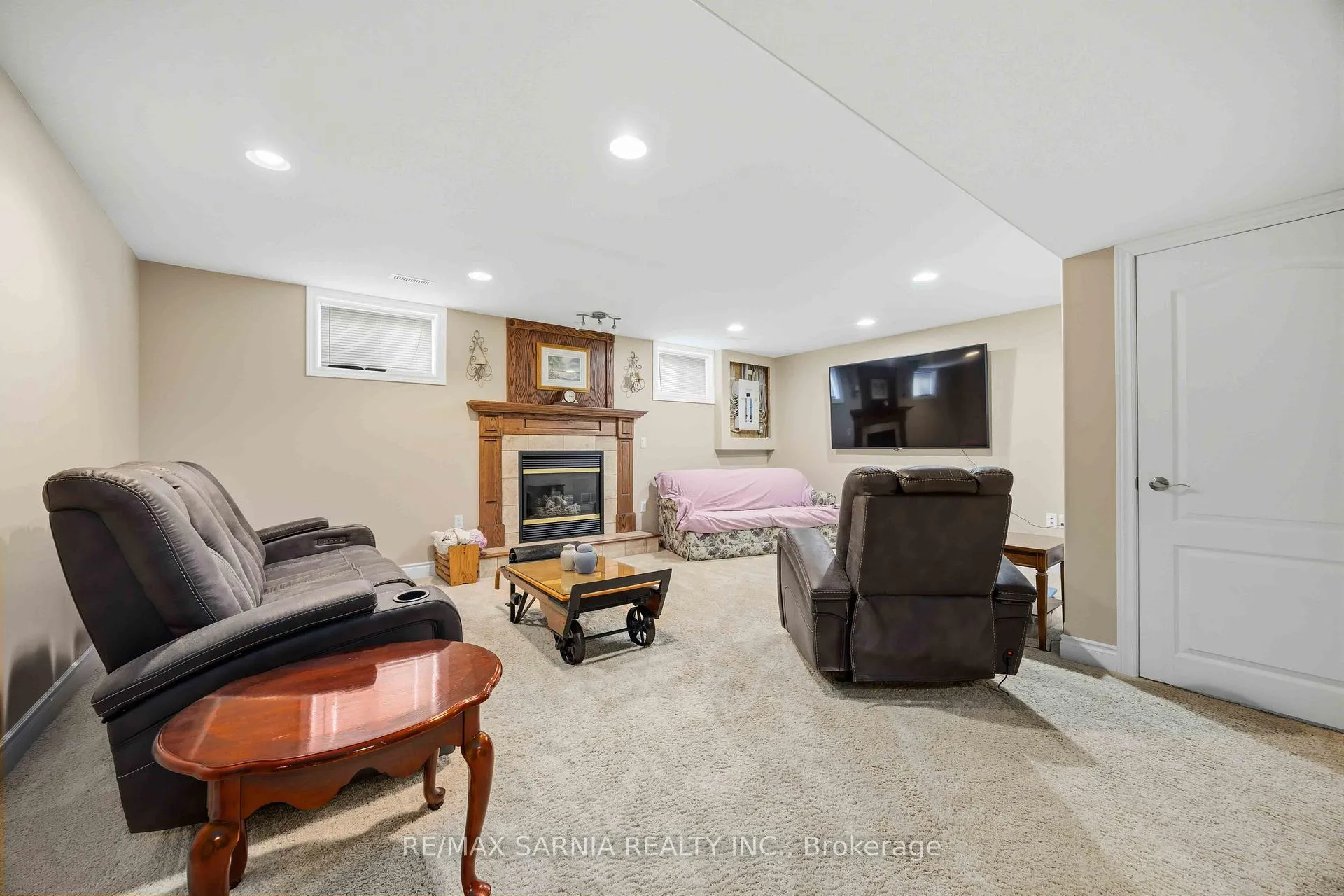 Photo 23 of 589 St Clair Parkway, St. Clair — HOMEH