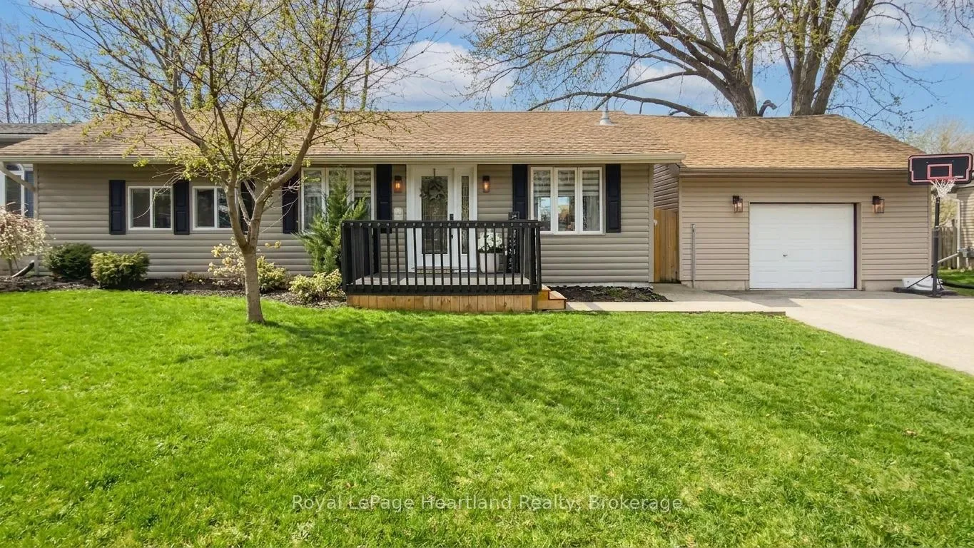 Photo 1 of 304 Regent Street, Goderich, Goderich (Town) — HOMEH