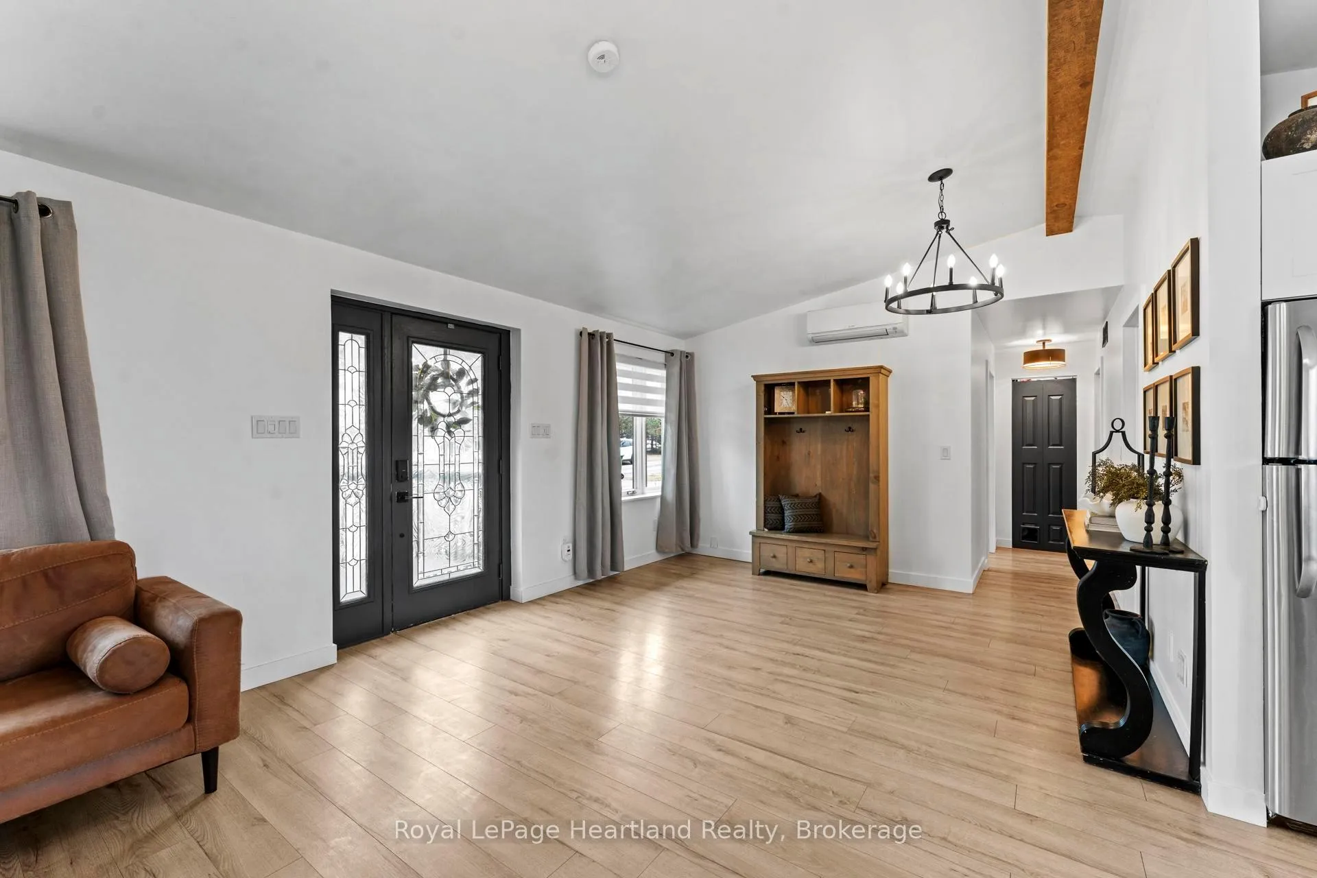 Photo 10 of 304 Regent Street, Goderich, Goderich (Town) — HOMEH
