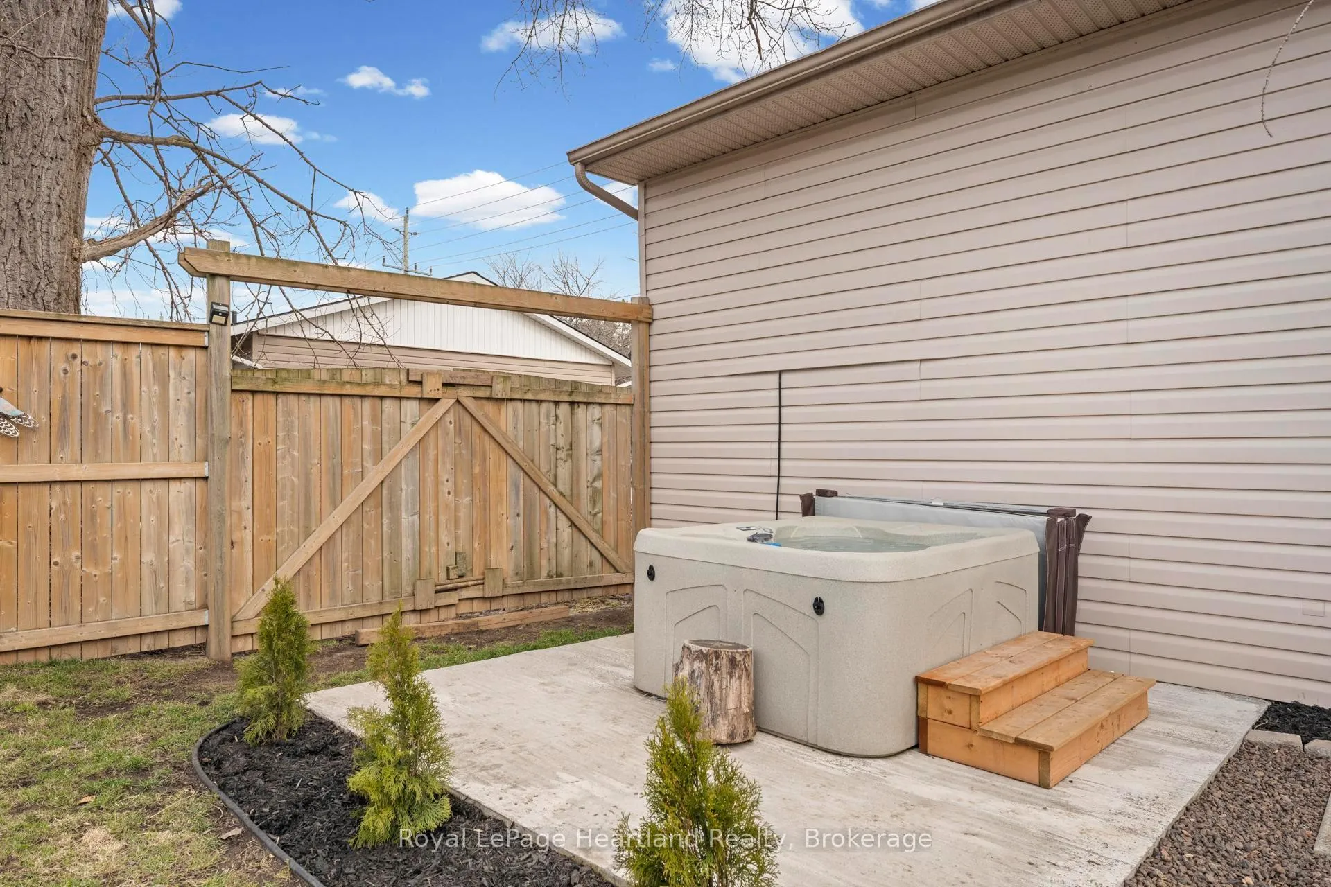 Photo 31 of 304 Regent Street, Goderich, Goderich (Town) — HOMEH