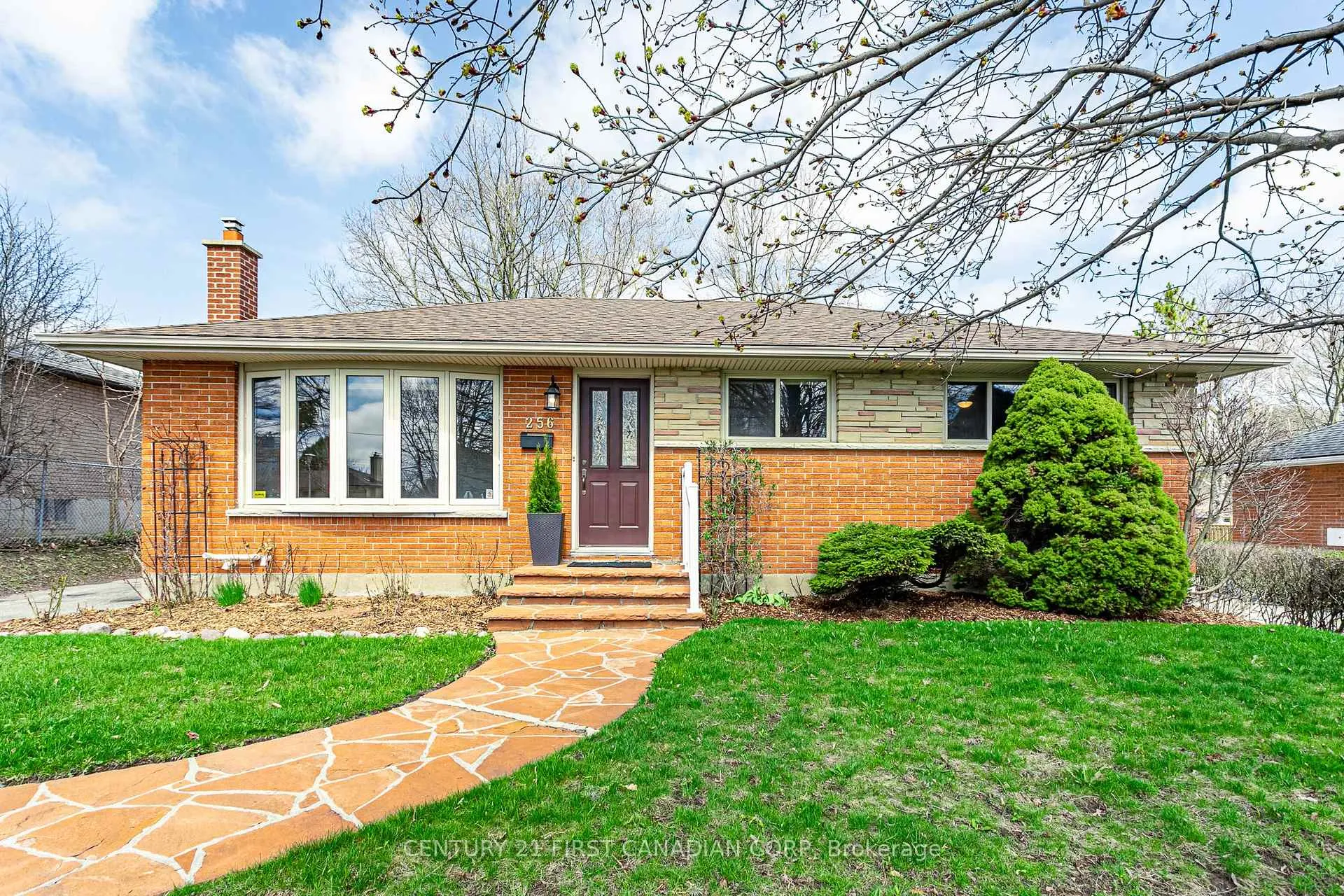 Photo 1 of 256 Southcrest Drive, London, South D — HOMEH
