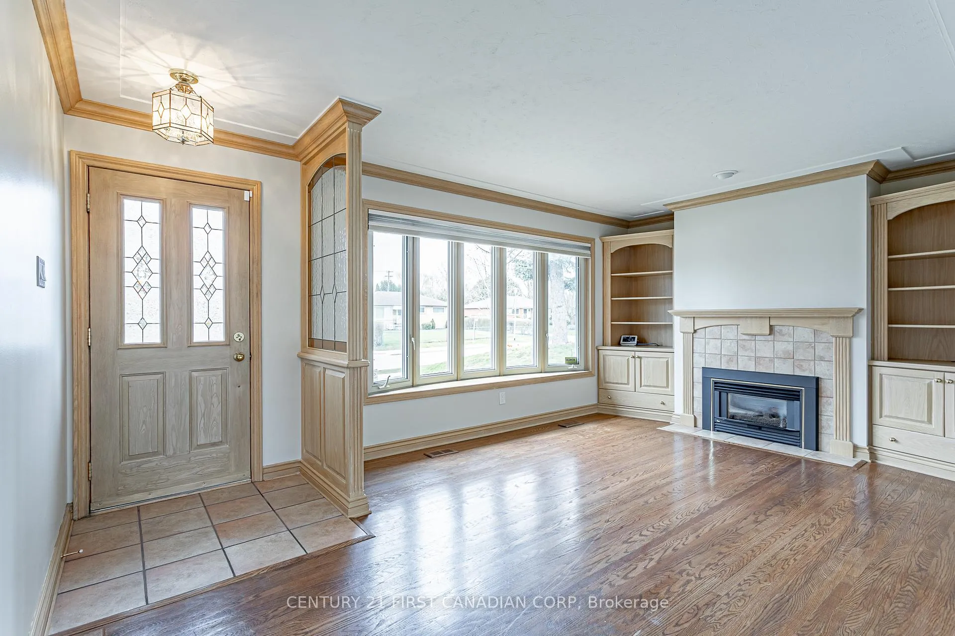 Photo 5 of 256 Southcrest Drive, London, South D — HOMEH