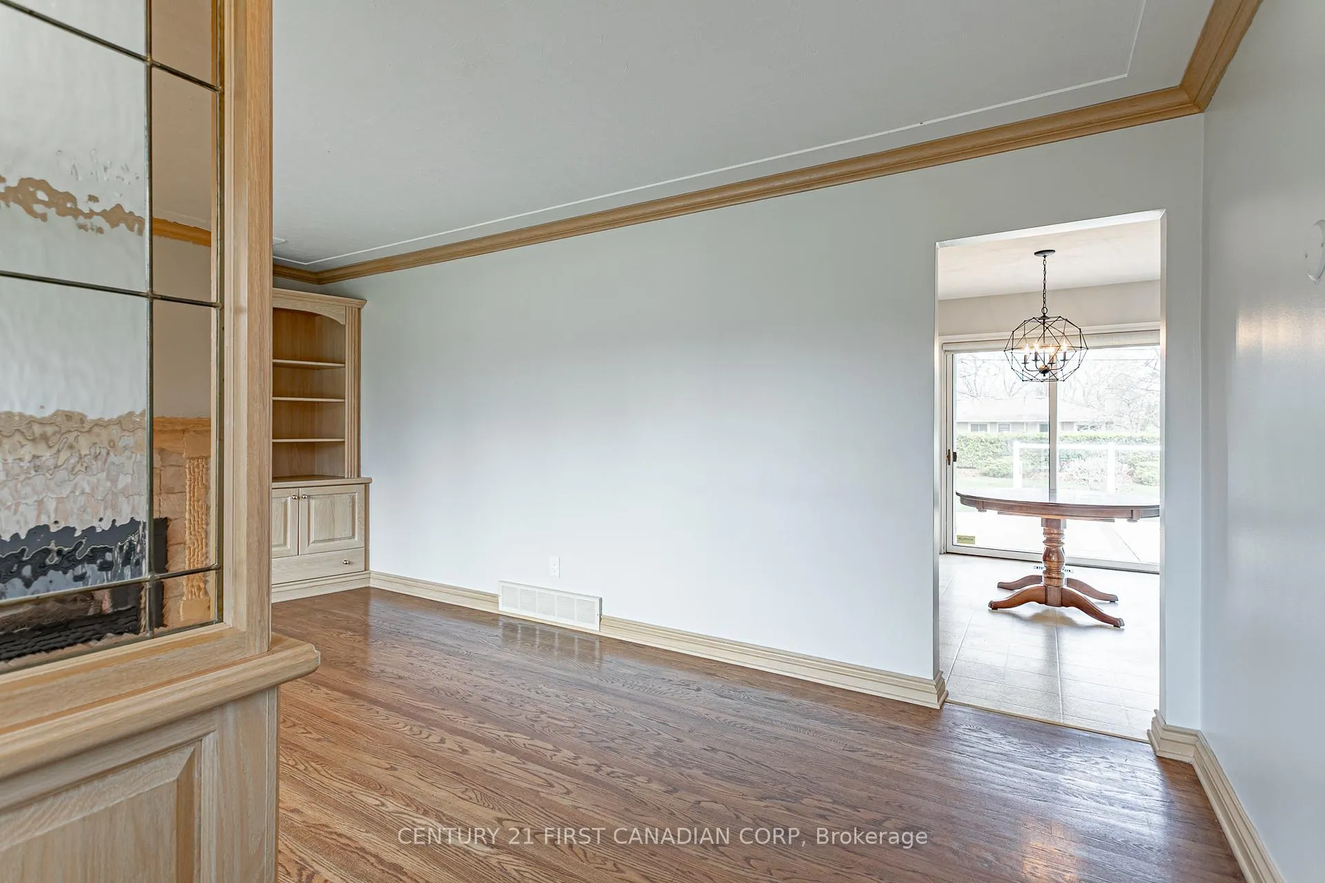 Photo 6 of 256 Southcrest Drive, London, South D — HOMEH