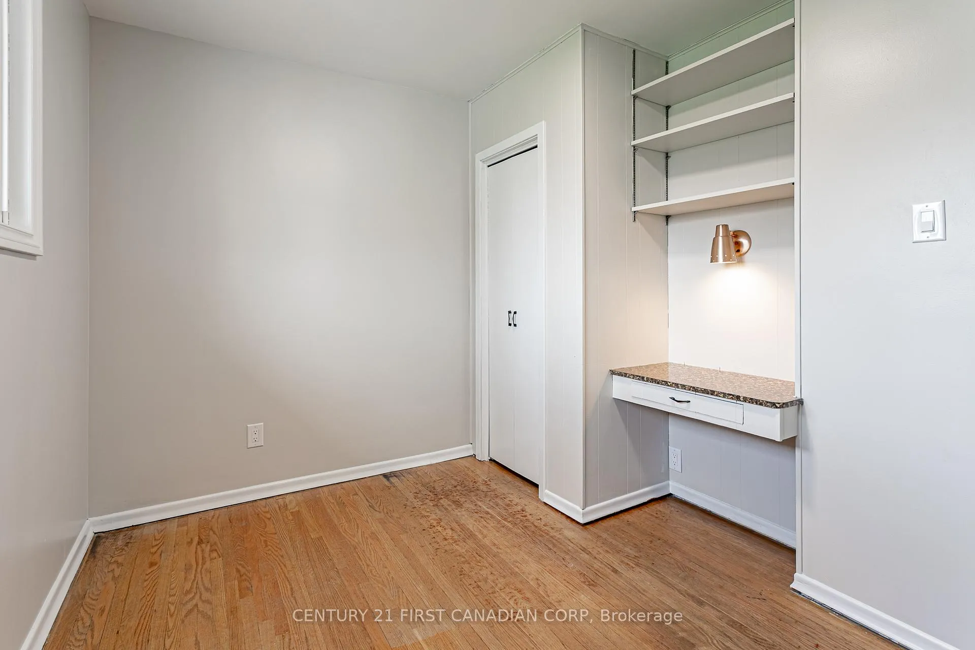 Photo 10 of 256 Southcrest Drive, London, South D — HOMEH
