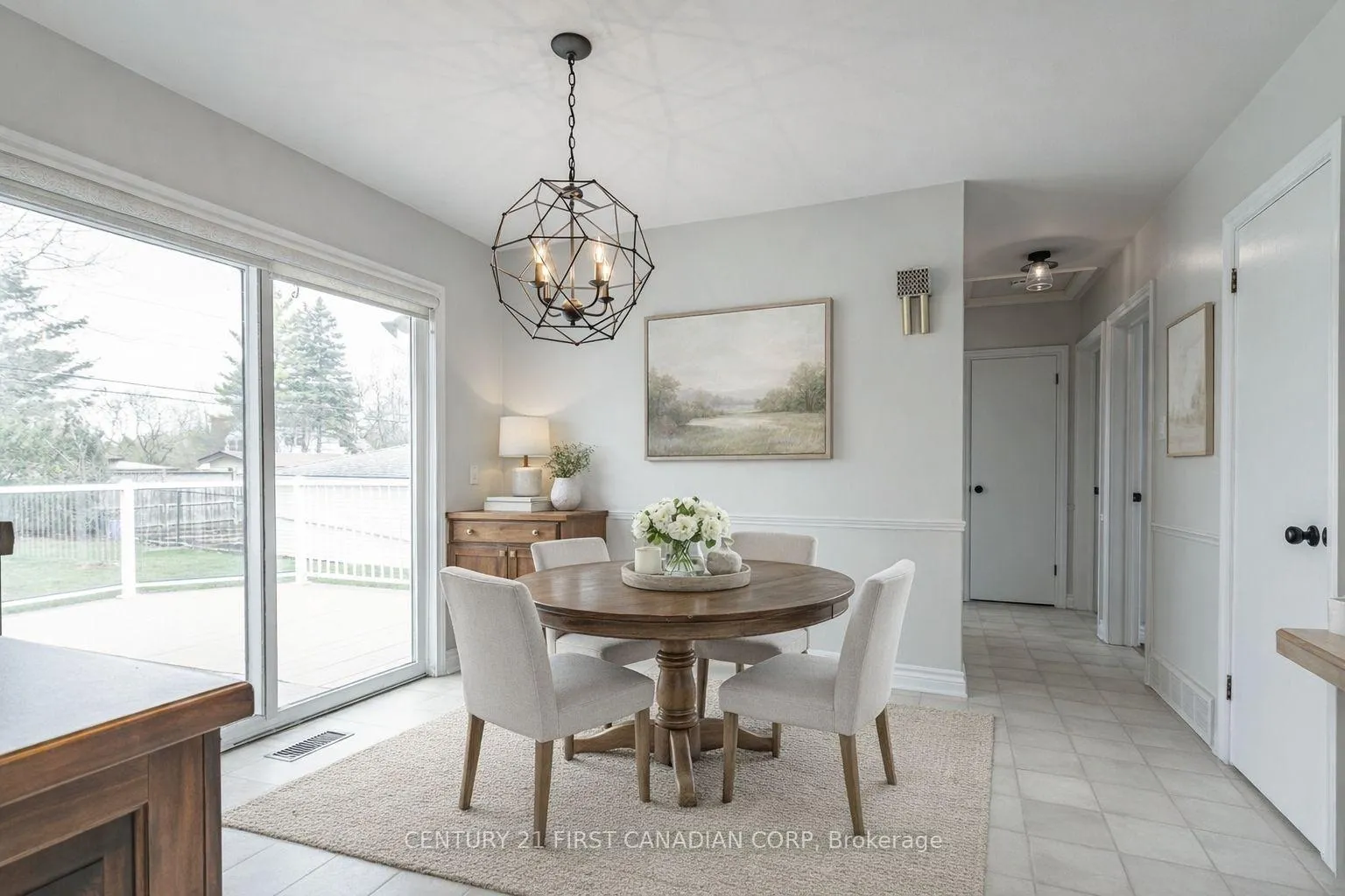 Photo 15 of 256 Southcrest Drive, London, South D — HOMEH