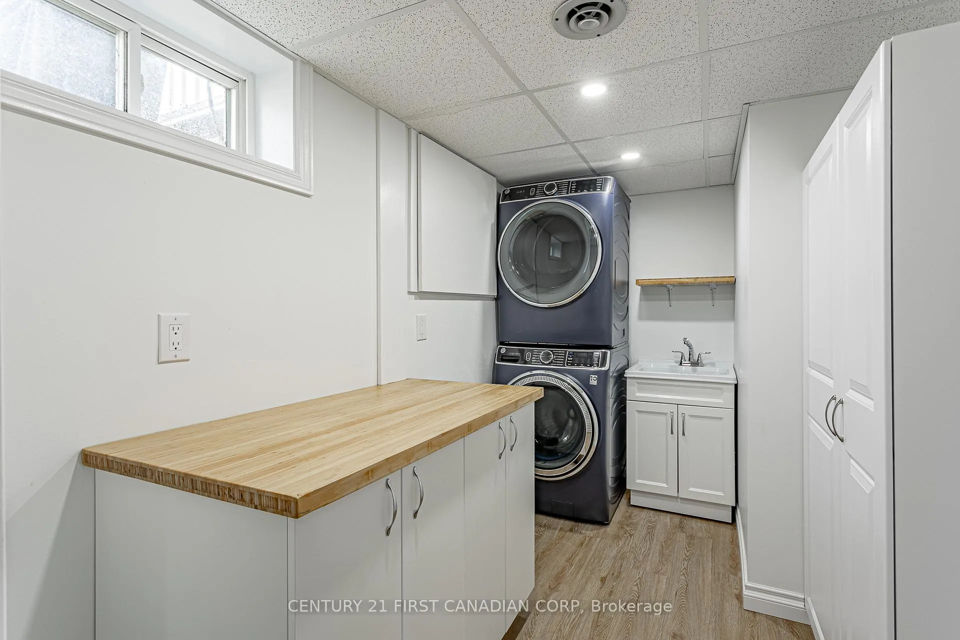 Photo 18 of 256 Southcrest Drive, London, South D — HOMEH