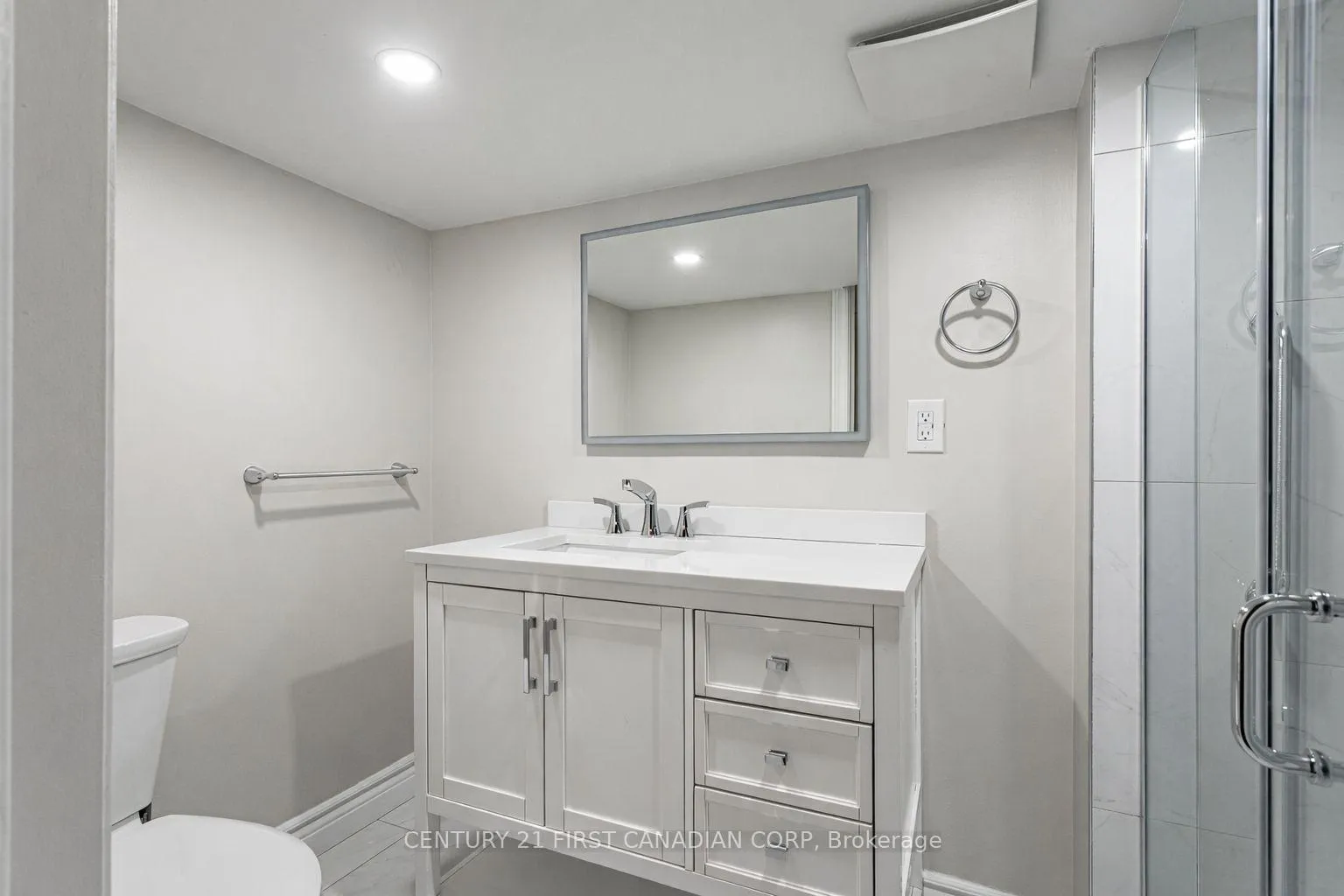Photo 21 of 256 Southcrest Drive, London, South D — HOMEH