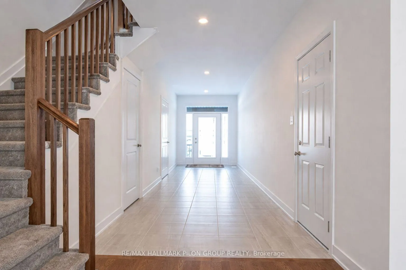 Photo 5 of 327 Broadridge Crescent, Ottawa, Mer Bleue/Bradley Estates/Anderson Park — HOMEH