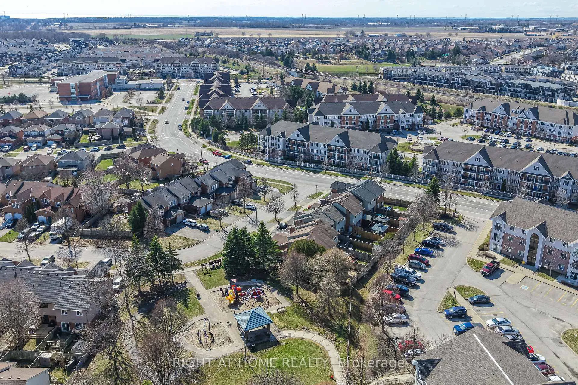 Photo 48 of 89 Vail Meadows Crescent, Clarington, Bowmanville — HOMEH