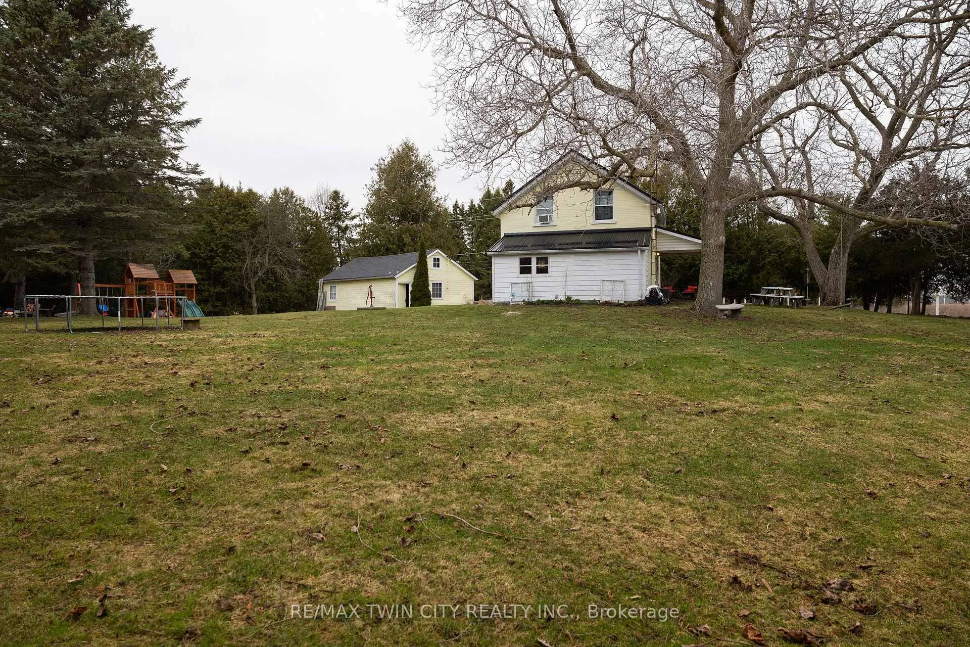 Photo 5 of 18 Mcgill Road, Brant, Brantford Twp — HOMEH