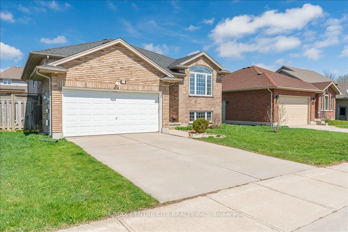 Photo 2 of 71 Middlesex Drive, Strathroy-Caradoc, NE — HOMEH