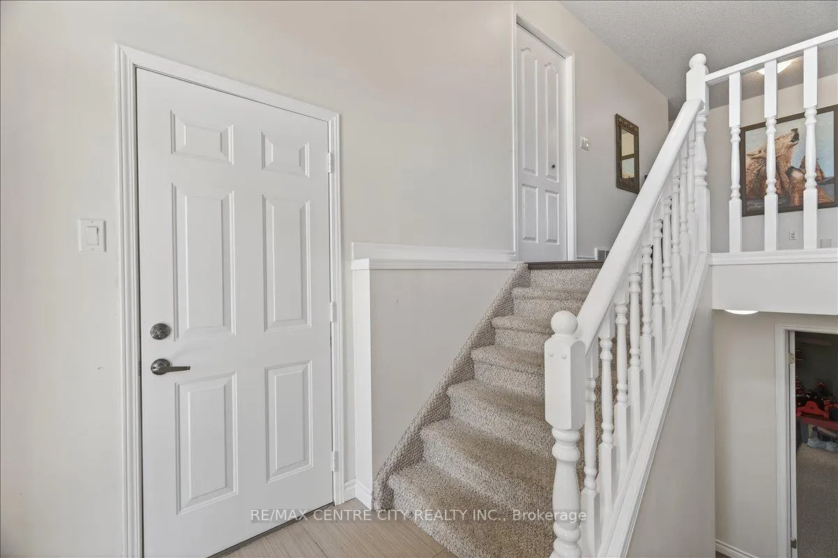Photo 6 of 71 Middlesex Drive, Strathroy-Caradoc, NE — HOMEH