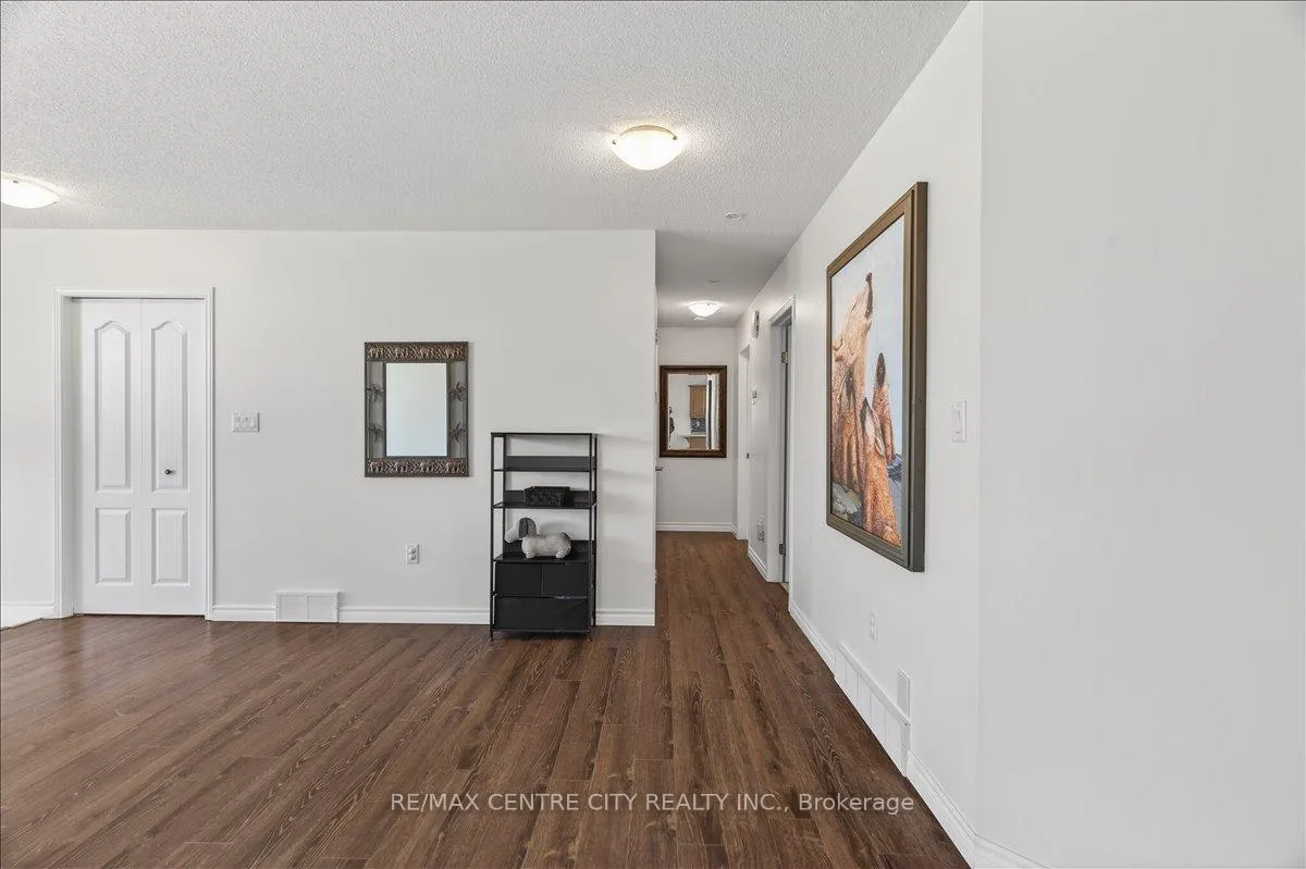 Photo 15 of 71 Middlesex Drive, Strathroy-Caradoc, NE — HOMEH