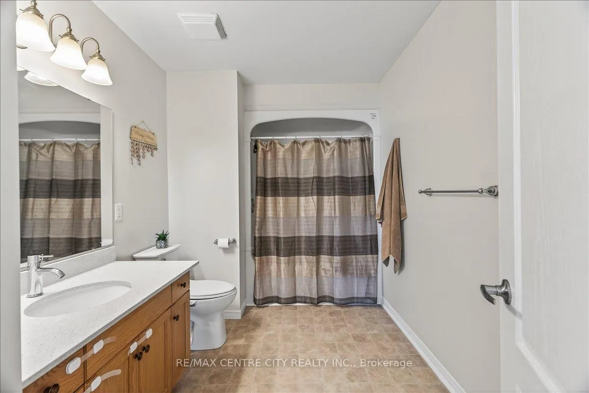 Photo 17 of 71 Middlesex Drive, Strathroy-Caradoc, NE — HOMEH