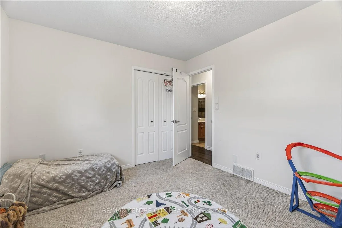 Photo 21 of 71 Middlesex Drive, Strathroy-Caradoc, NE — HOMEH