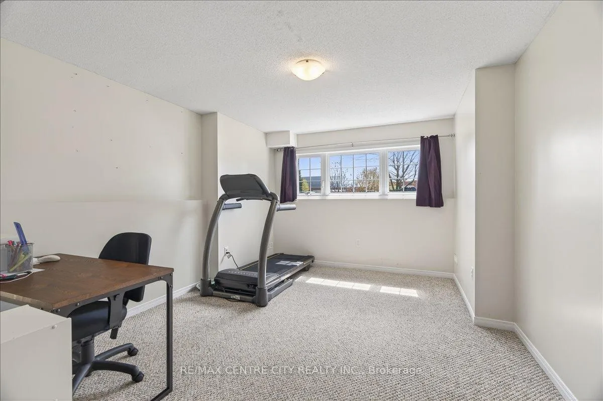 Photo 27 of 71 Middlesex Drive, Strathroy-Caradoc, NE — HOMEH