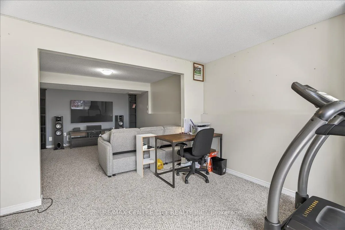 Photo 28 of 71 Middlesex Drive, Strathroy-Caradoc, NE — HOMEH
