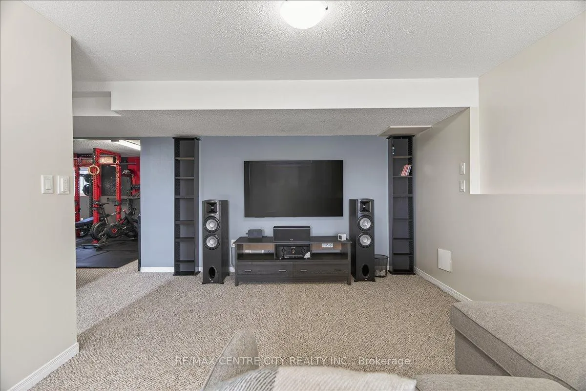 Photo 29 of 71 Middlesex Drive, Strathroy-Caradoc, NE — HOMEH