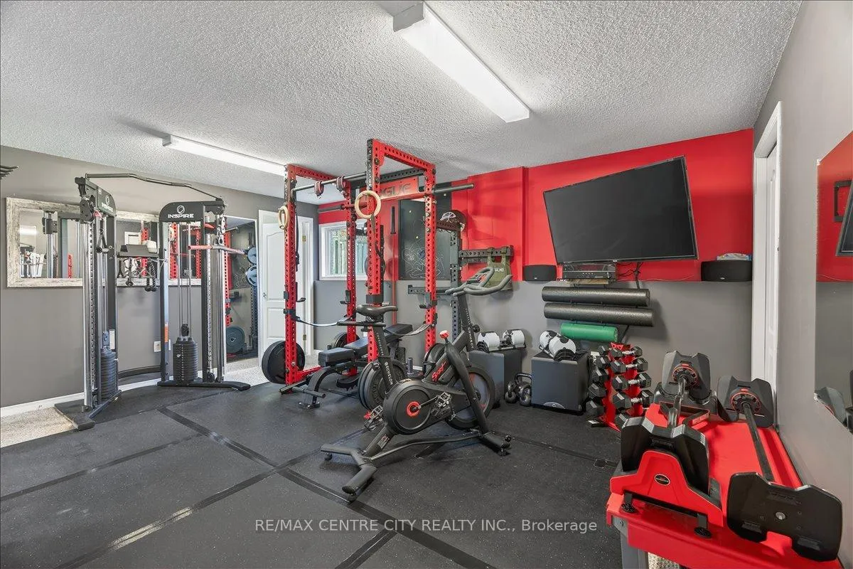 Photo 31 of 71 Middlesex Drive, Strathroy-Caradoc, NE — HOMEH