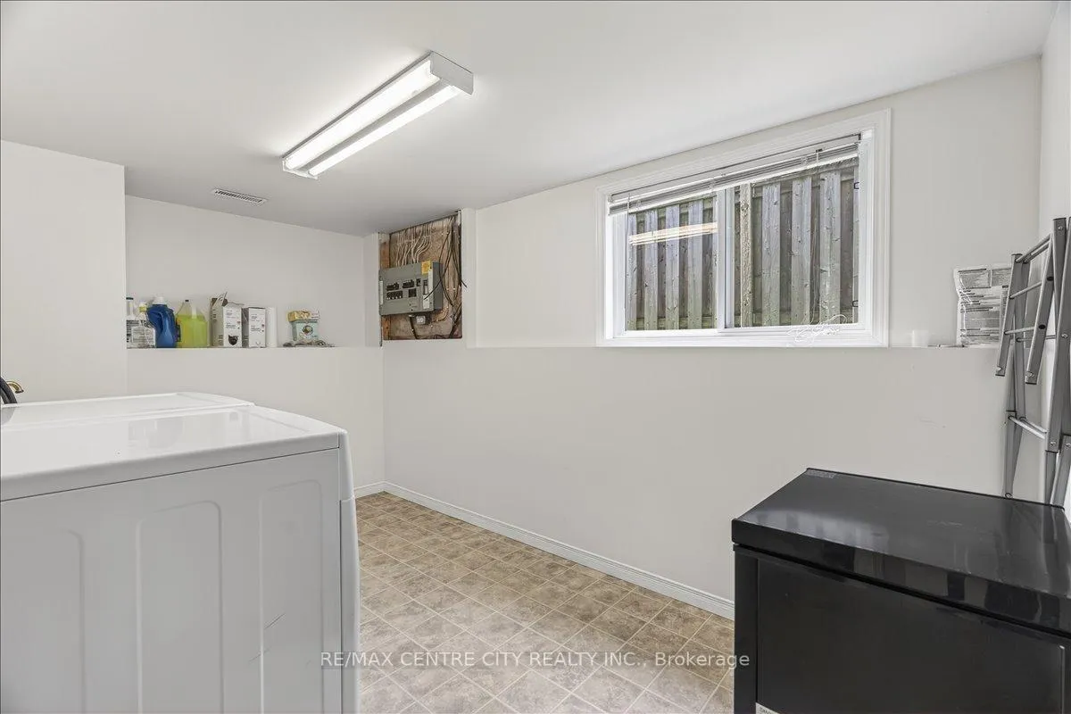 Photo 35 of 71 Middlesex Drive, Strathroy-Caradoc, NE — HOMEH