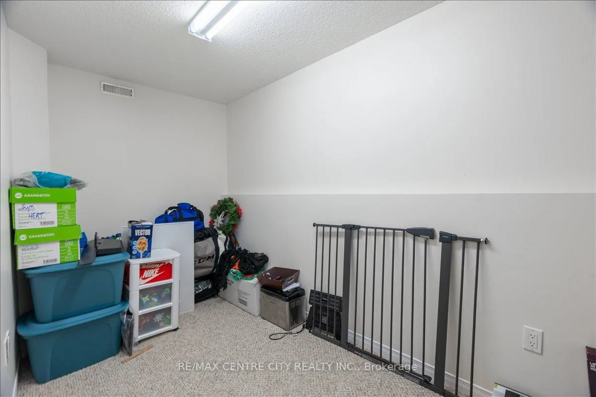 Photo 36 of 71 Middlesex Drive, Strathroy-Caradoc, NE — HOMEH