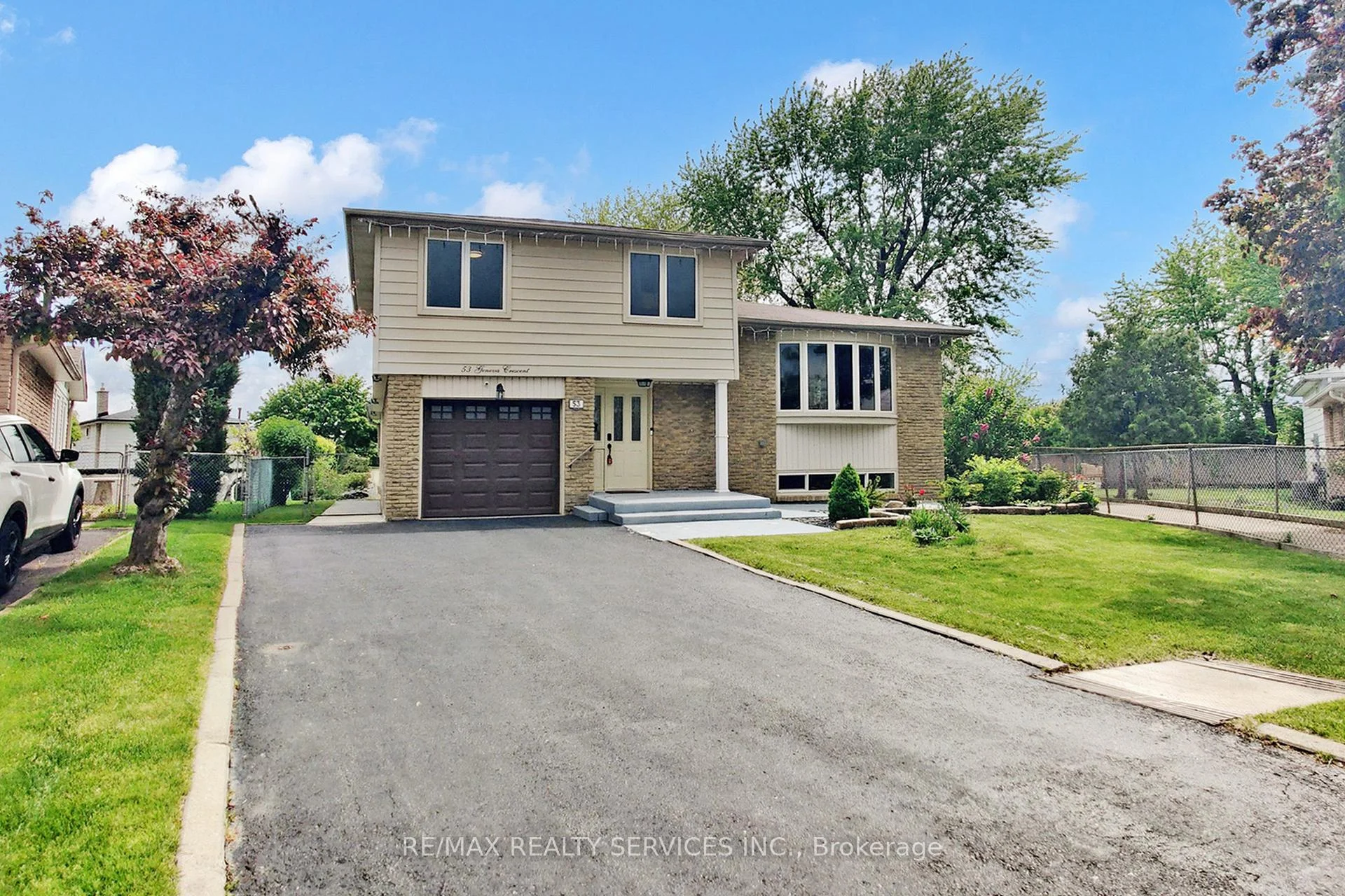 Photo 6 of 53 Geneva Crescent, Brampton, Northgate — HOMEH