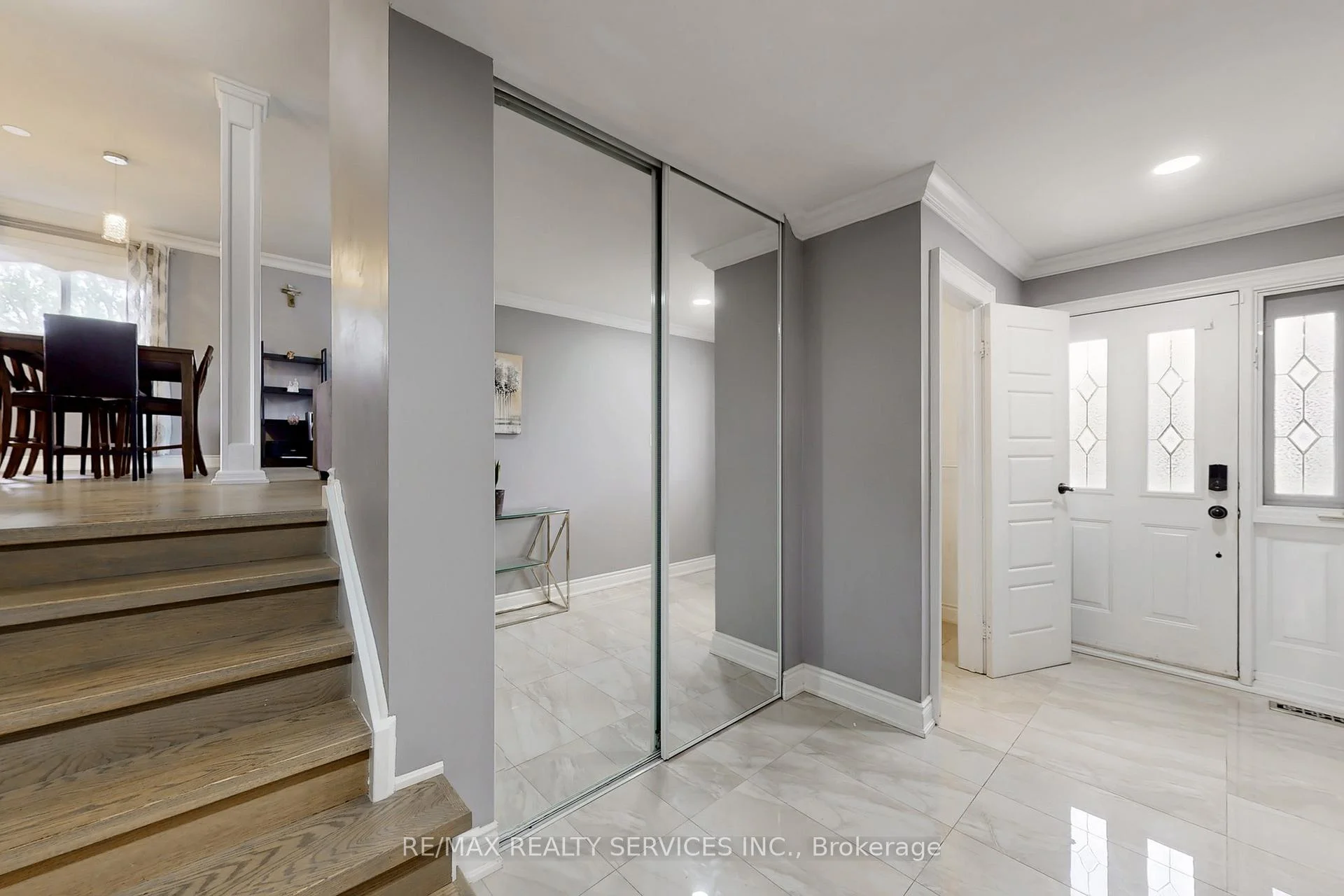 Photo 7 of 53 Geneva Crescent, Brampton, Northgate — HOMEH